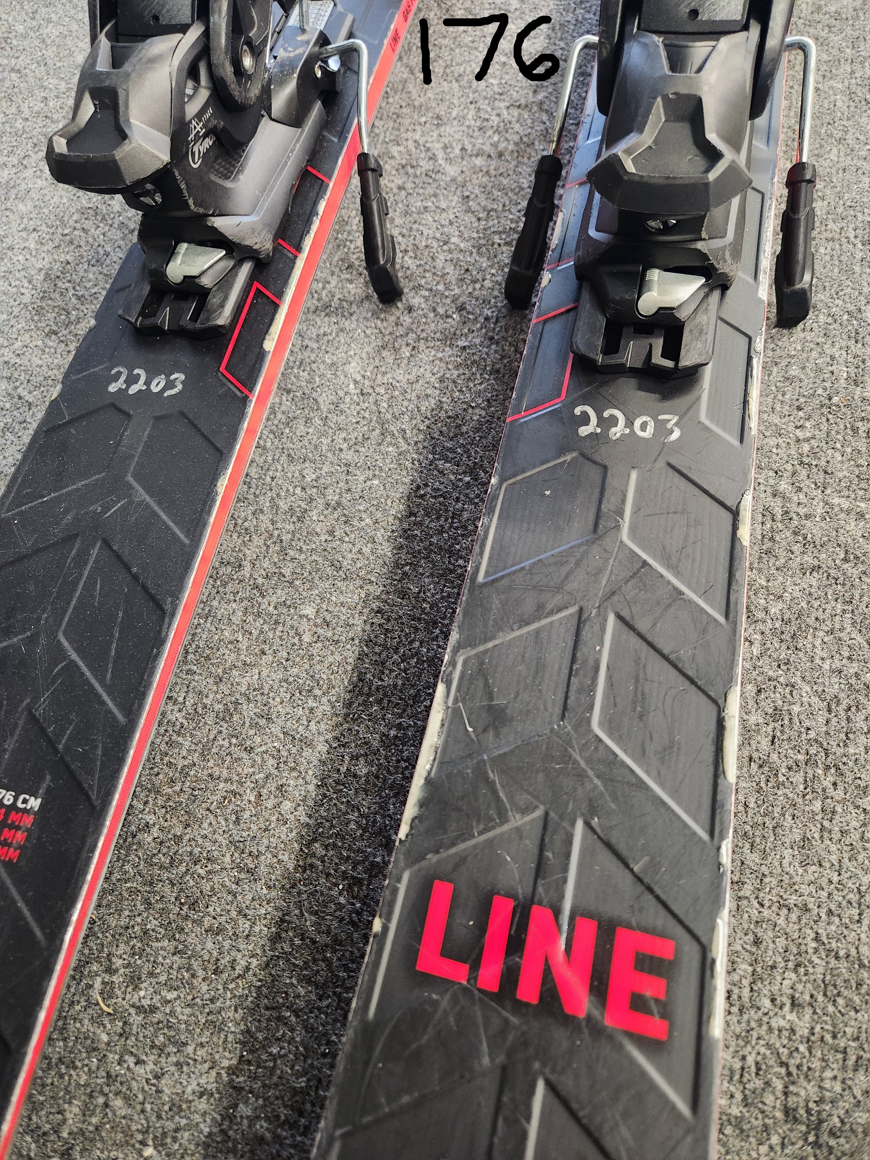 Line Blade Skis 2023